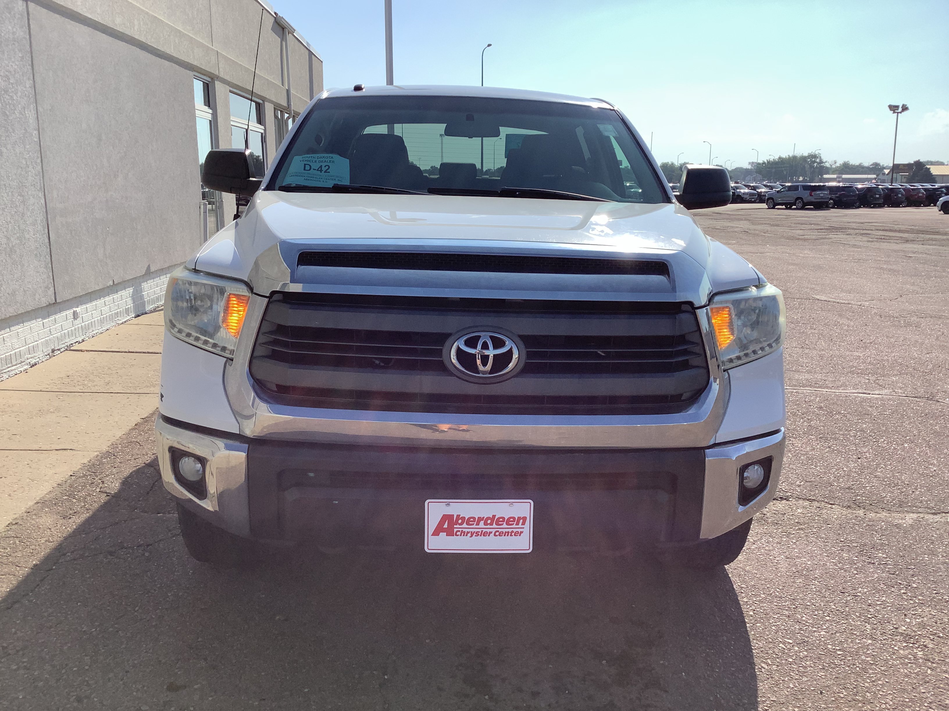Used 2014 White Toyota SR5 image 3