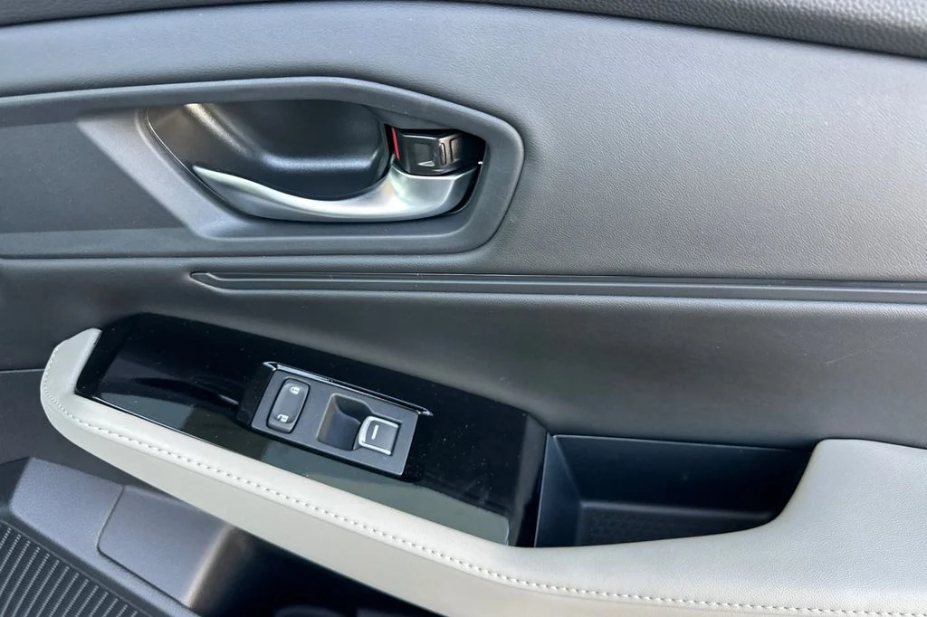 New 2026 Urban Gray Pearl Honda Touring image 18