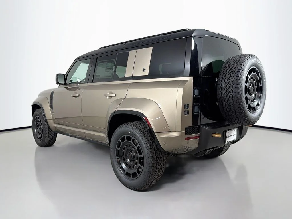 New 2026 Petra Copper Land Rover  OCTA image 7