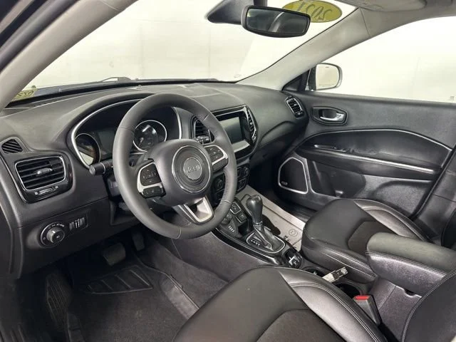Used 2021 Black Jeep Altitude image 8