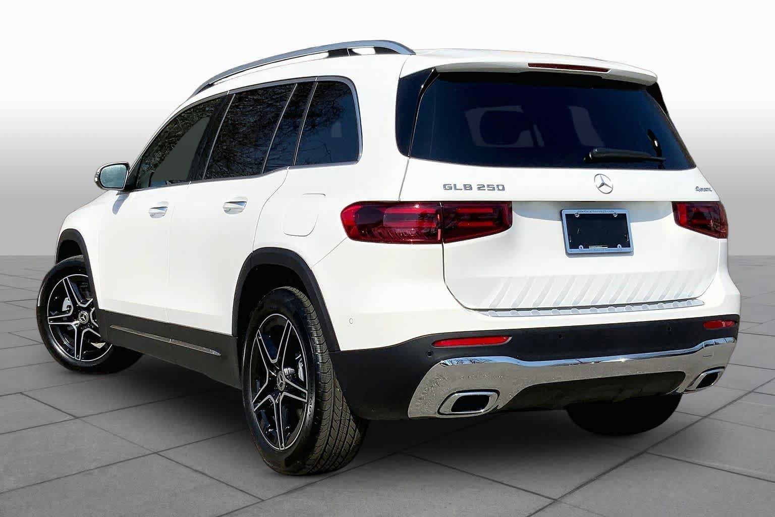 New 2026 Polar White Mercedes-Benz GLB 250 image 16