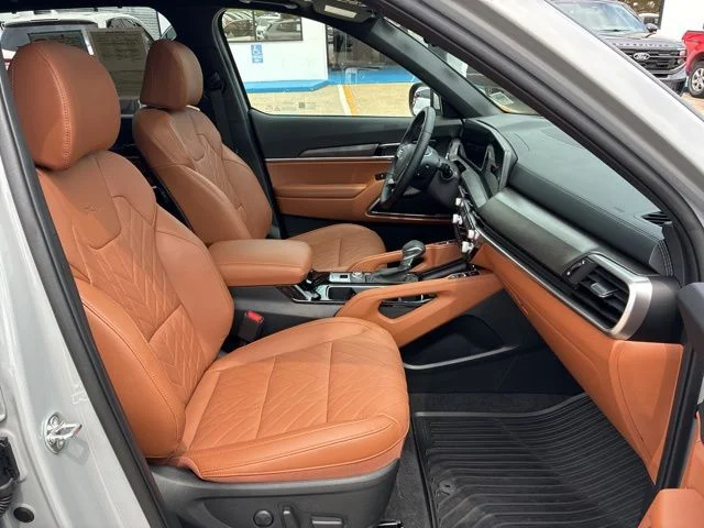 Certified Used 2025 Wolf Gray Kia EX X-Line image 34