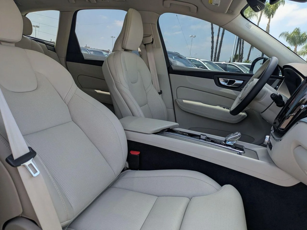 Used 2024 Thunder Grey Metallic Volvo T8 Ultimate Dark Theme image 24
