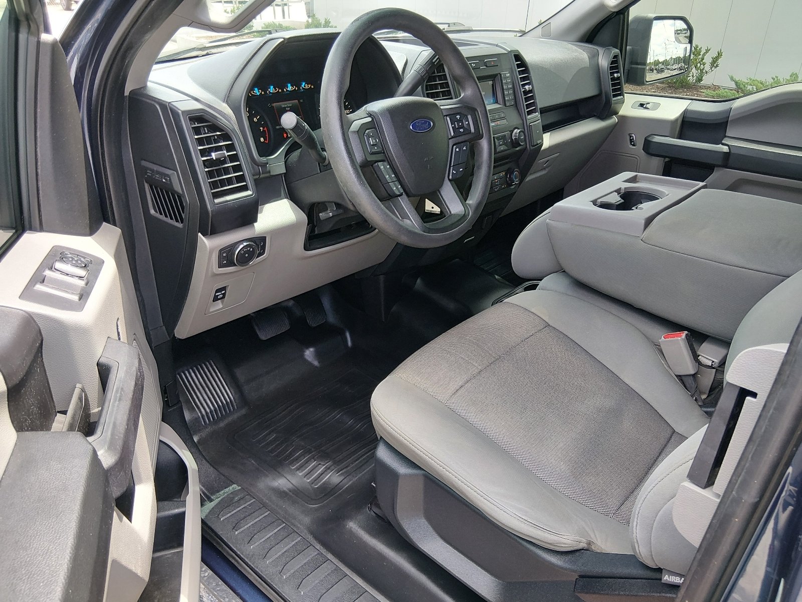 Used 2015 BLUE Ford XL image 9