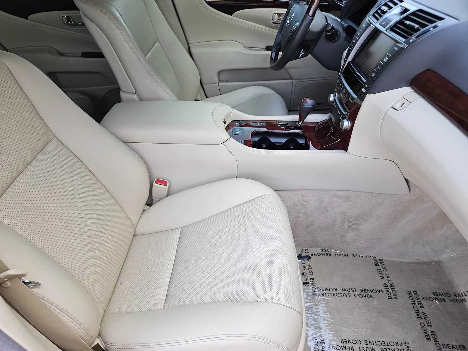 Used 2010 Matador Red Mica Lexus  image 9