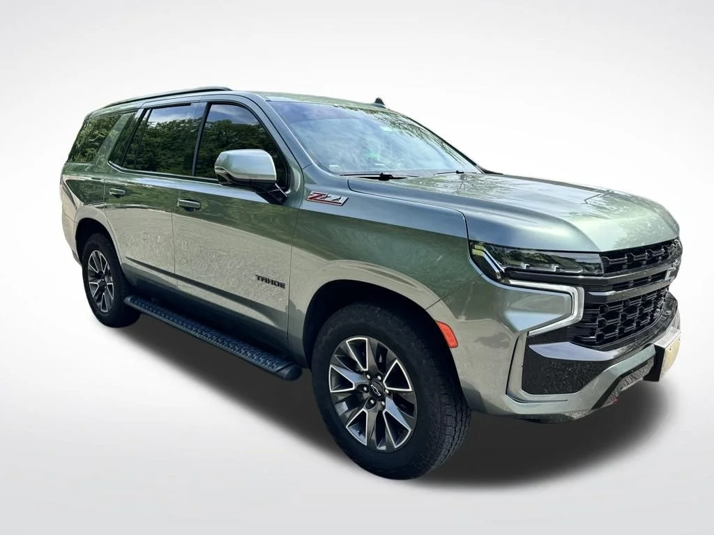 Used 2023 Green Chevrolet Z71 image 7
