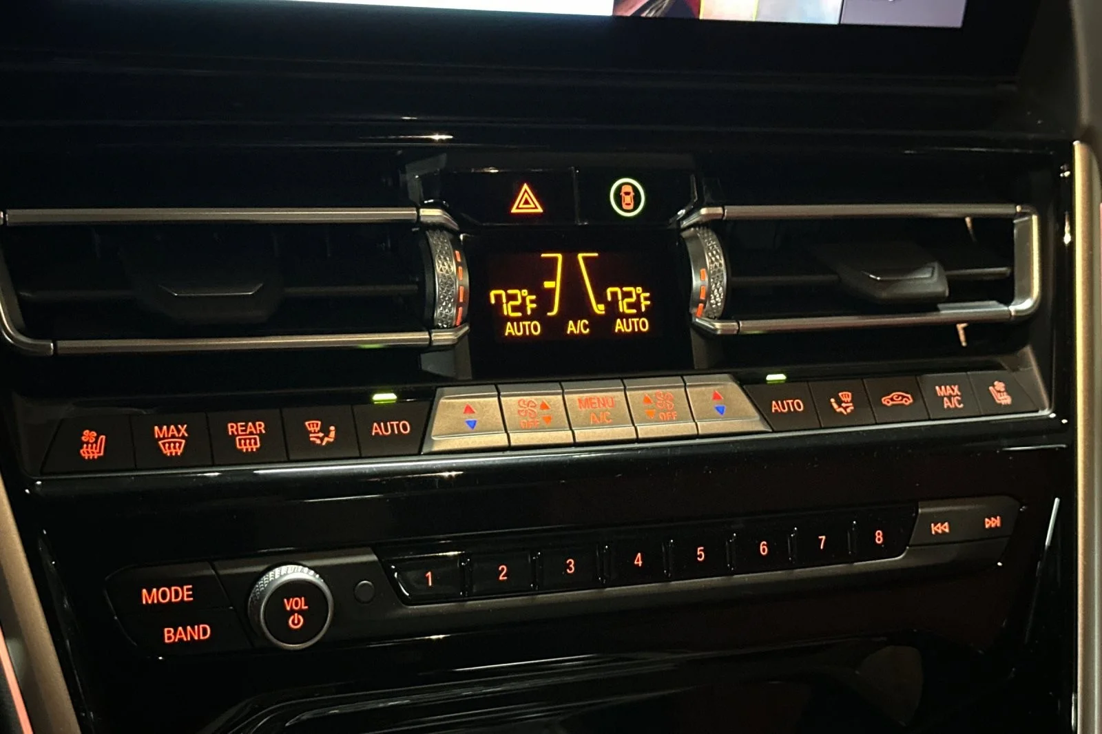 2026 BMW 8 Series 840i - Photo 17