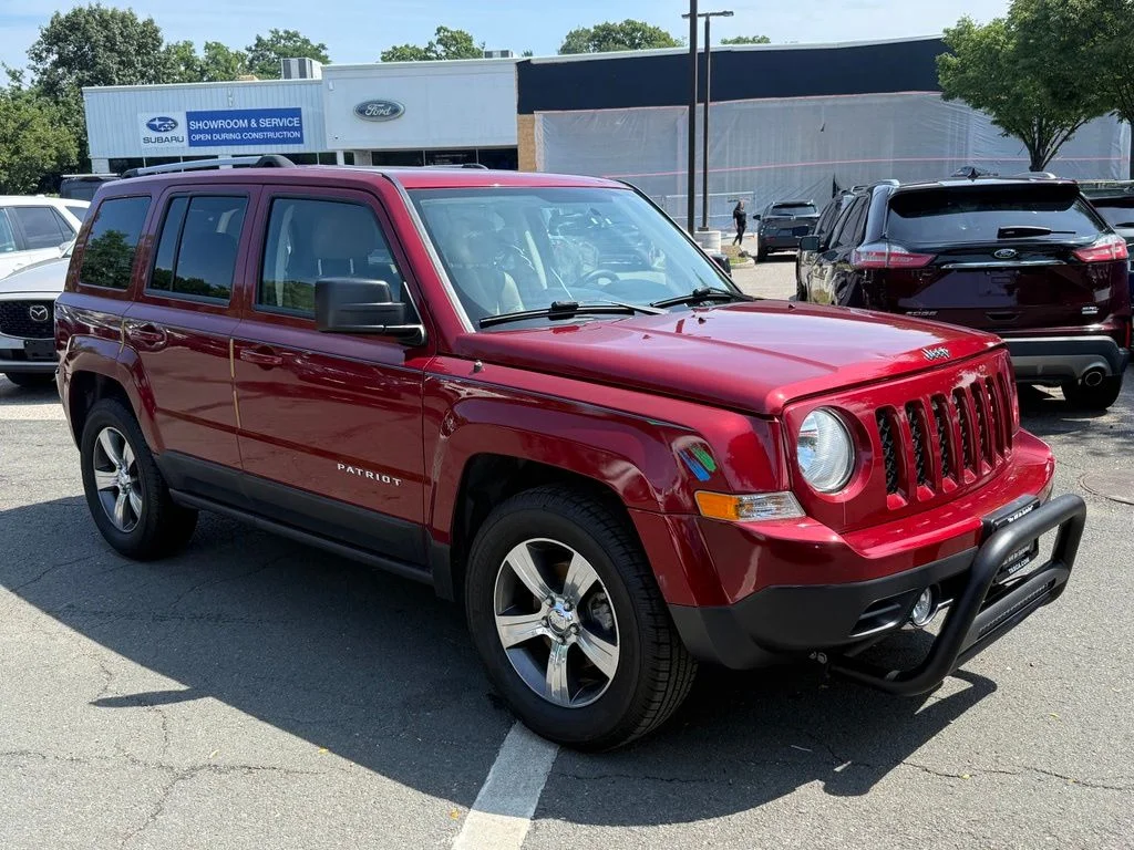 Used 2016 Deep Cherry Red Crystal Pearlcoat Jeep Latitude image 4