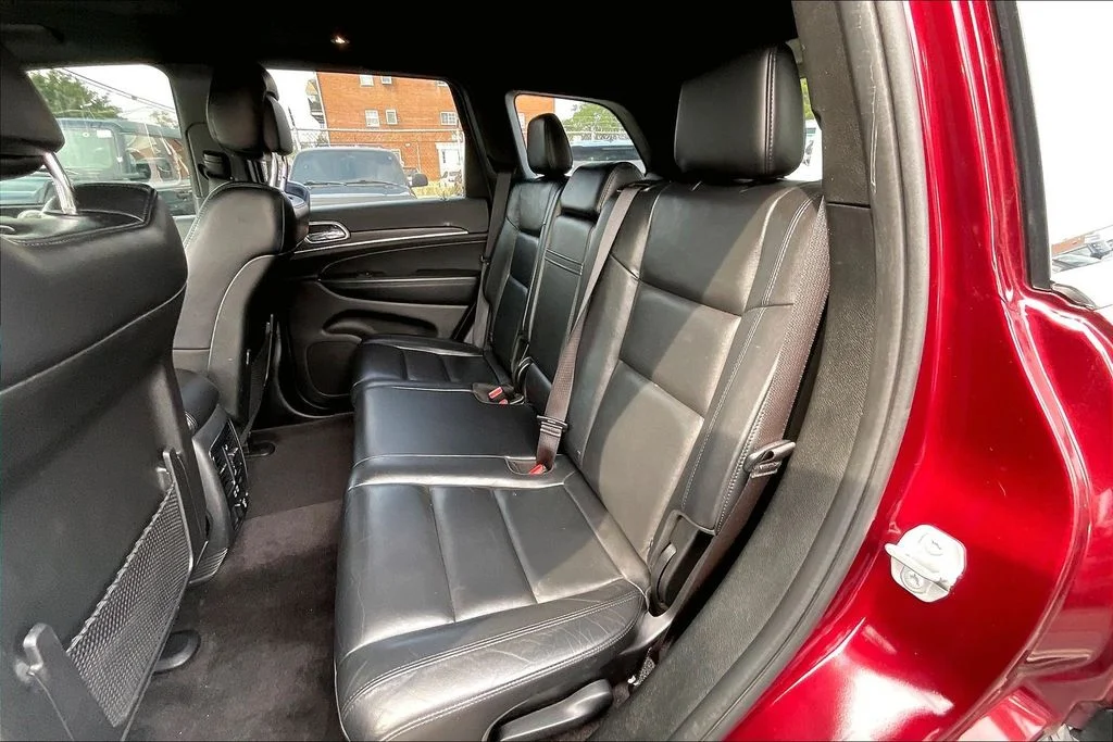 Used 2019 Red Jeep Limited image 24