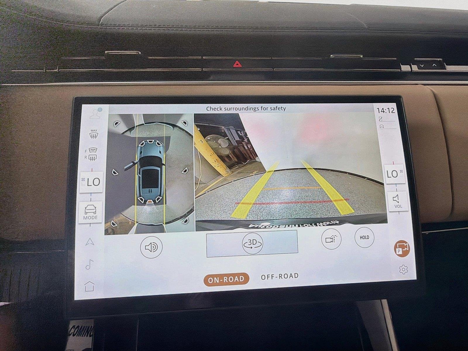 New 2026 Carpathian Grey Land Rover SE image 13