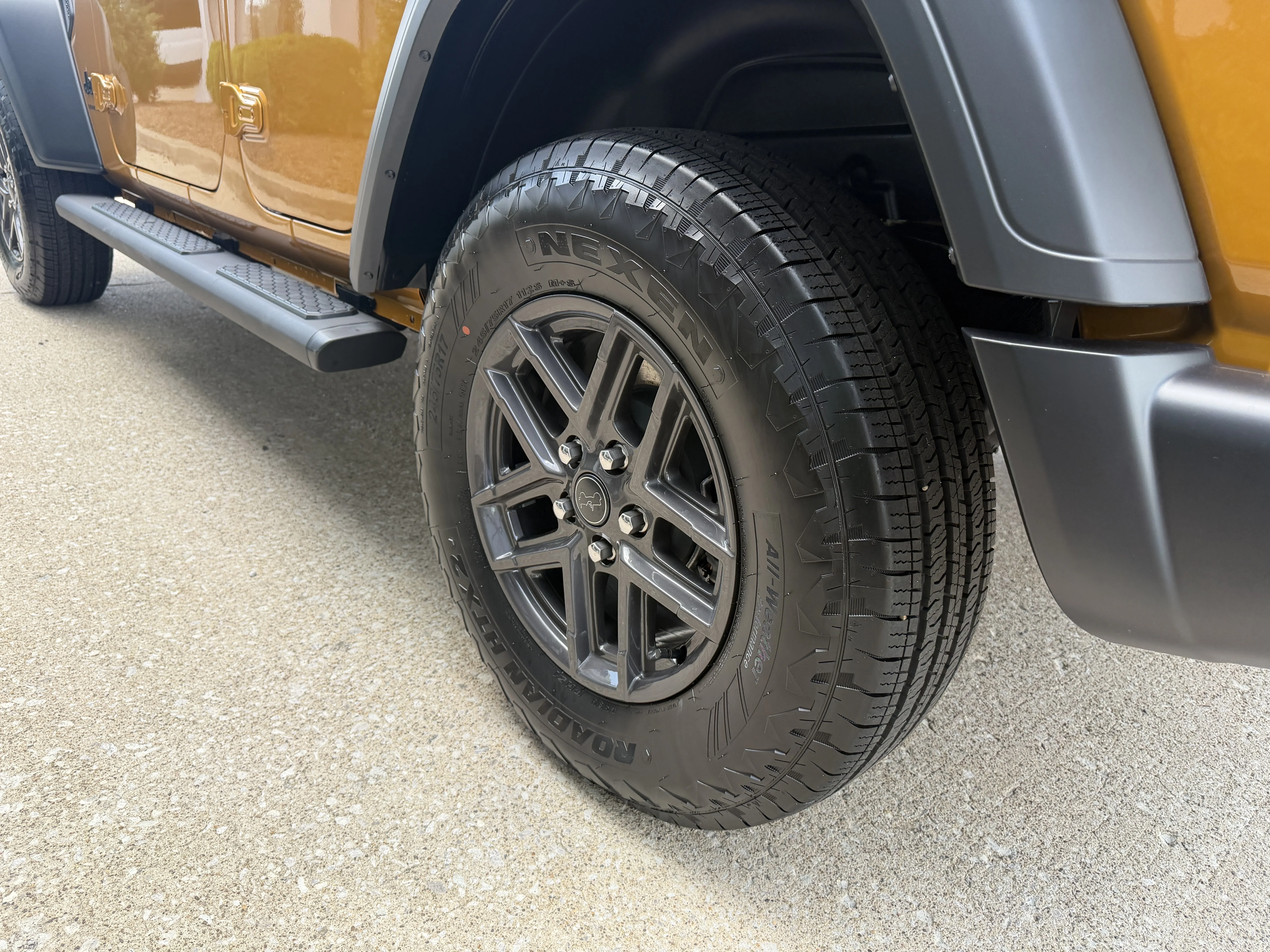 New 2026 Goldilocks Exterior Paint Jeep Sport S image 12