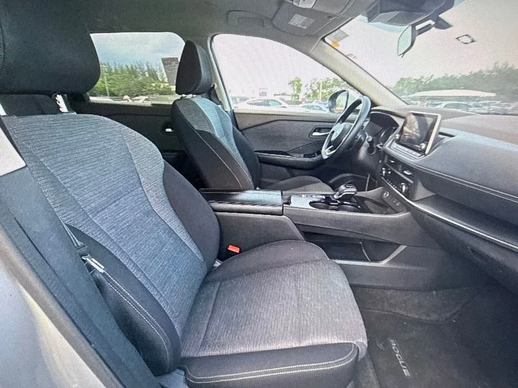 Used 2023 Silver Nissan SV image 4