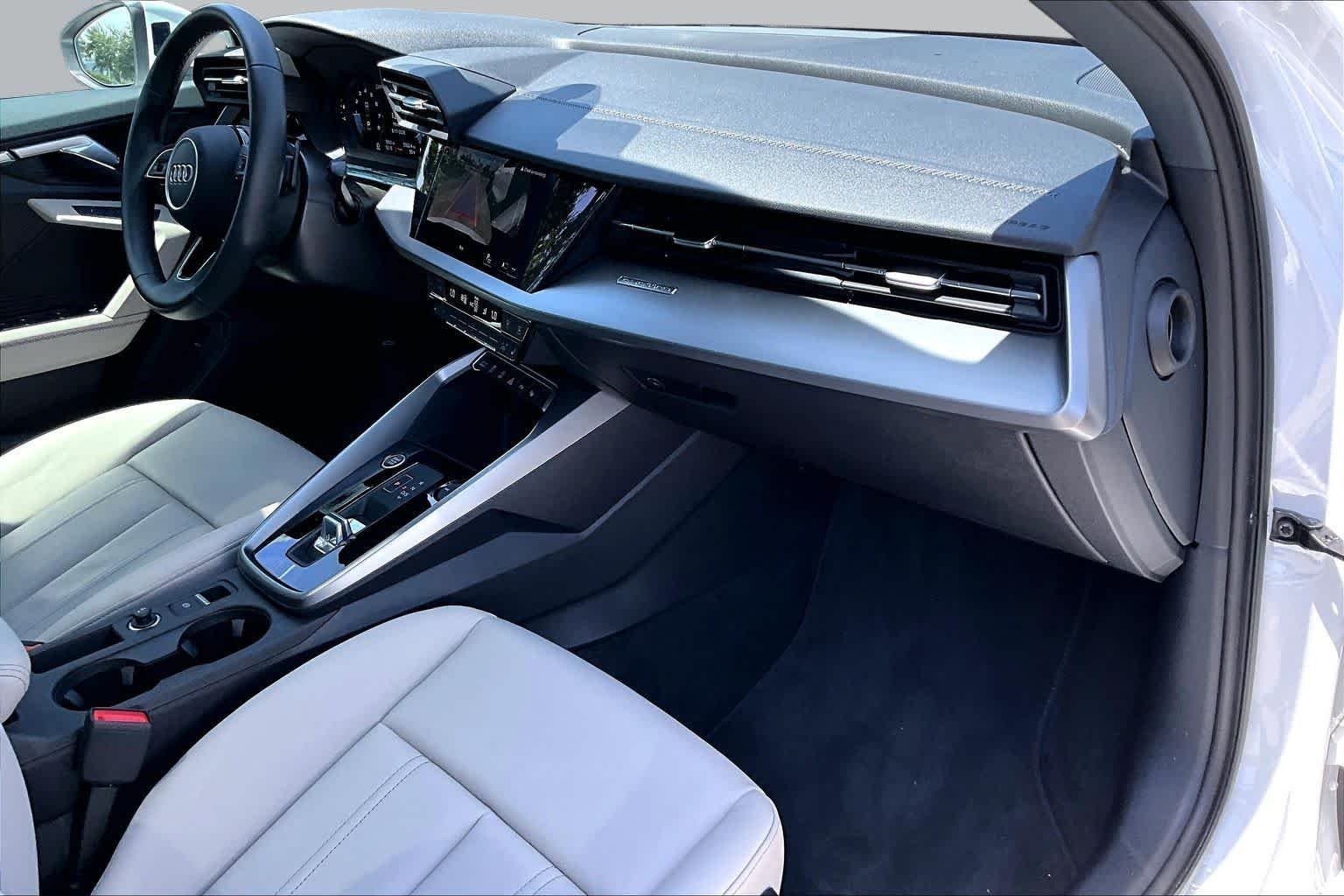 Used 2024  Audi Premium image 19