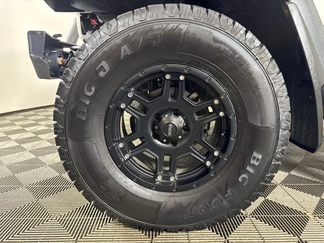 Used 2010 White Jeep Unlimited Rubicon image 10