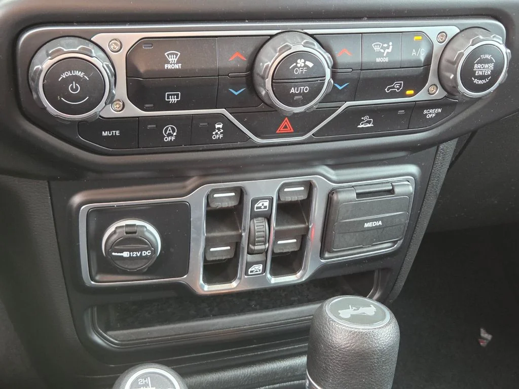 Used 2022 Black Jeep Unlimited High Tide image 31