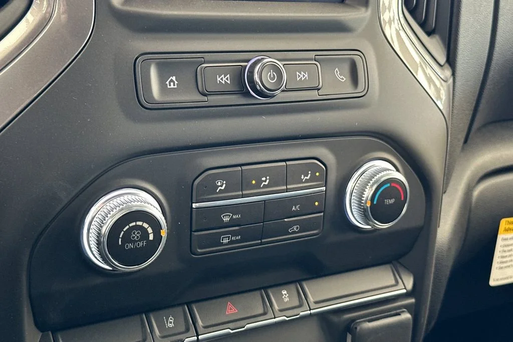 2025 GMC Sierra 3500HD Pro - Photo 17