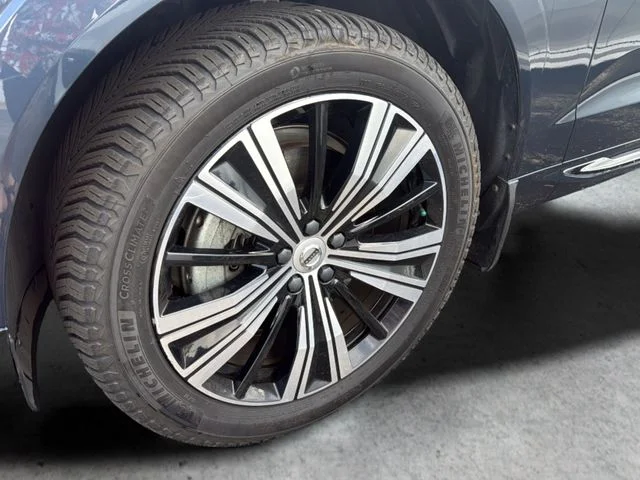 Certified Used 2022 Blue Volvo T8 Inscription image 27