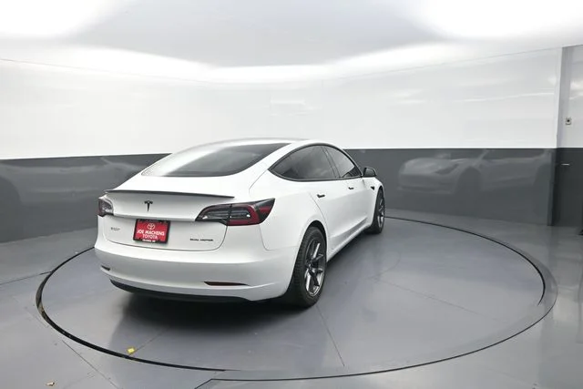 Used 2022  Tesla Long Range image 59