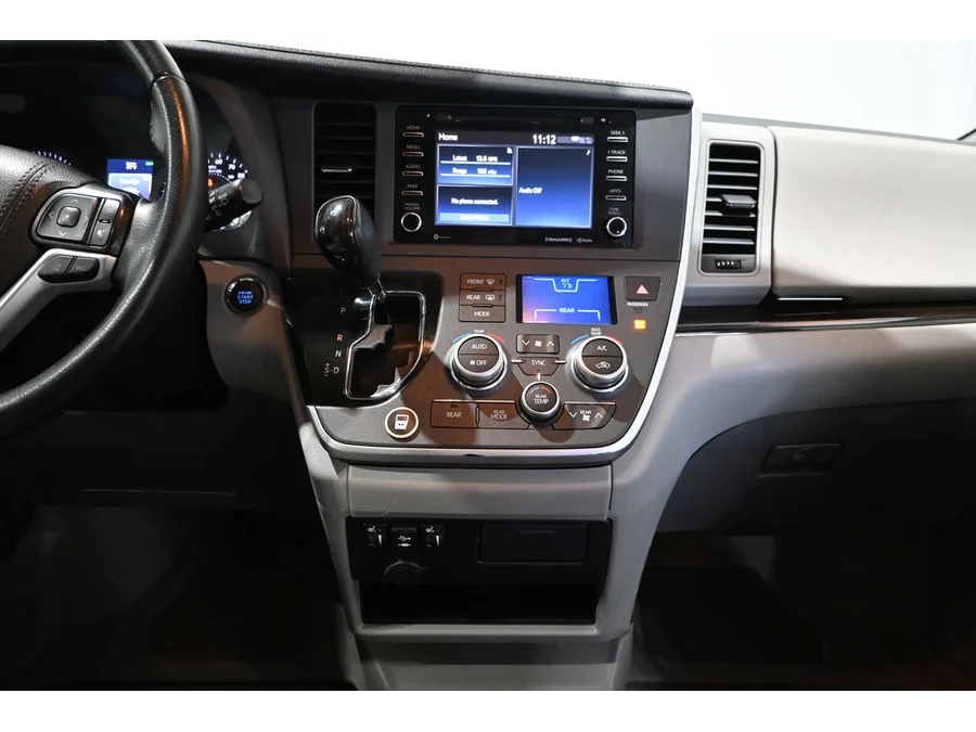 Used 2020 GRAY Toyota XLE Mobility Handicap Van image 23
