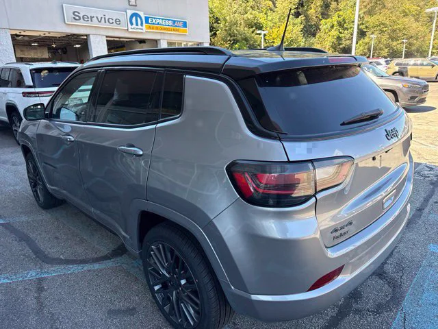 Certified Used 2022 Silver Jeep High Altitude image 4