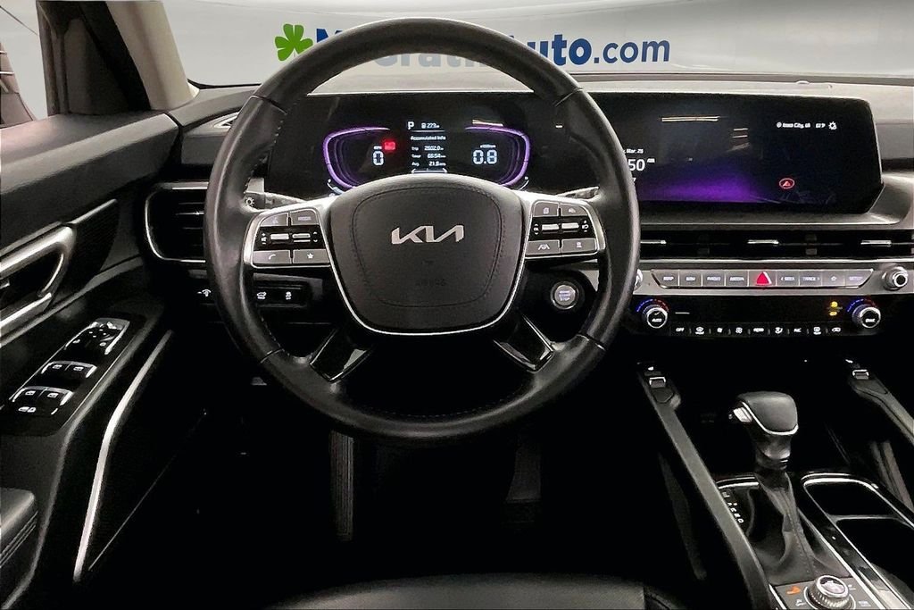Used 2025 Green Kia S image 7