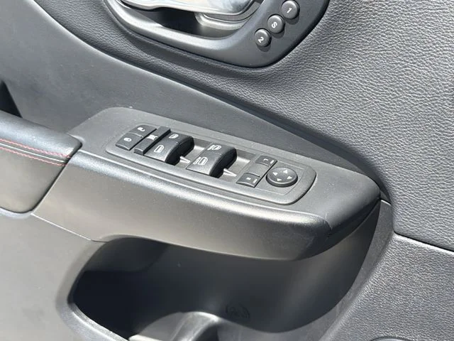 Used 2022 White Jeep Trailhawk image 20