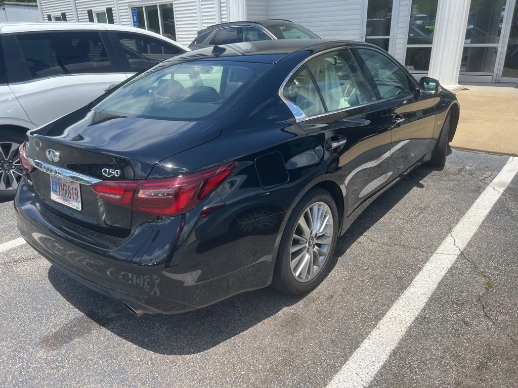Used 2020 Black INFINITI 3.0t LUXE image 5
