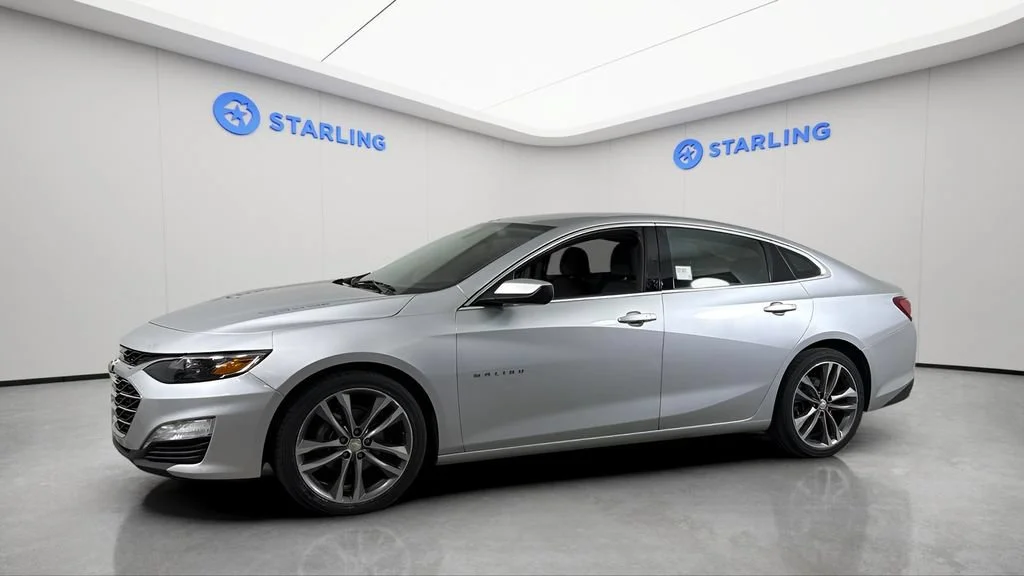 Used 2022 Silver Ice Metallic Chevrolet LT image 2