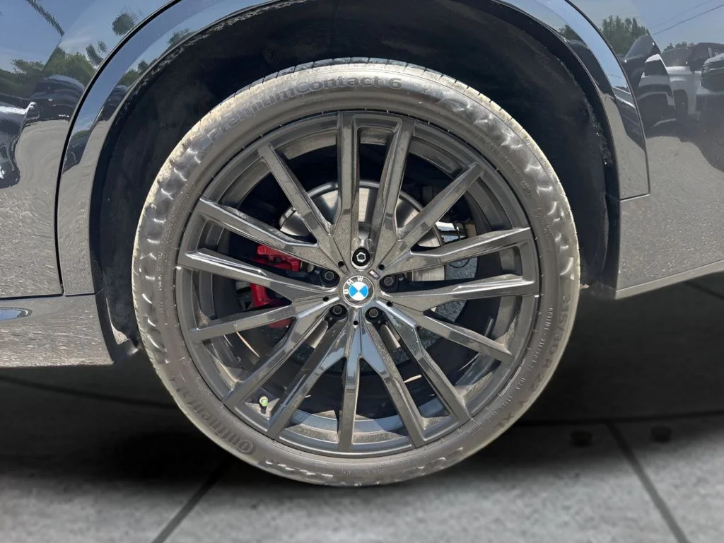 Used 2022 Black BMW xDrive40i image 32