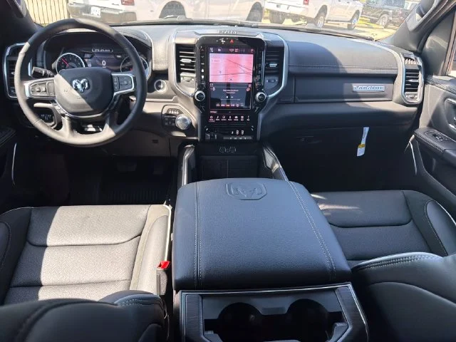 New 2027 Diamond Black Crystal Pearl-Coat Exterior Paint RAM Laramie image 22