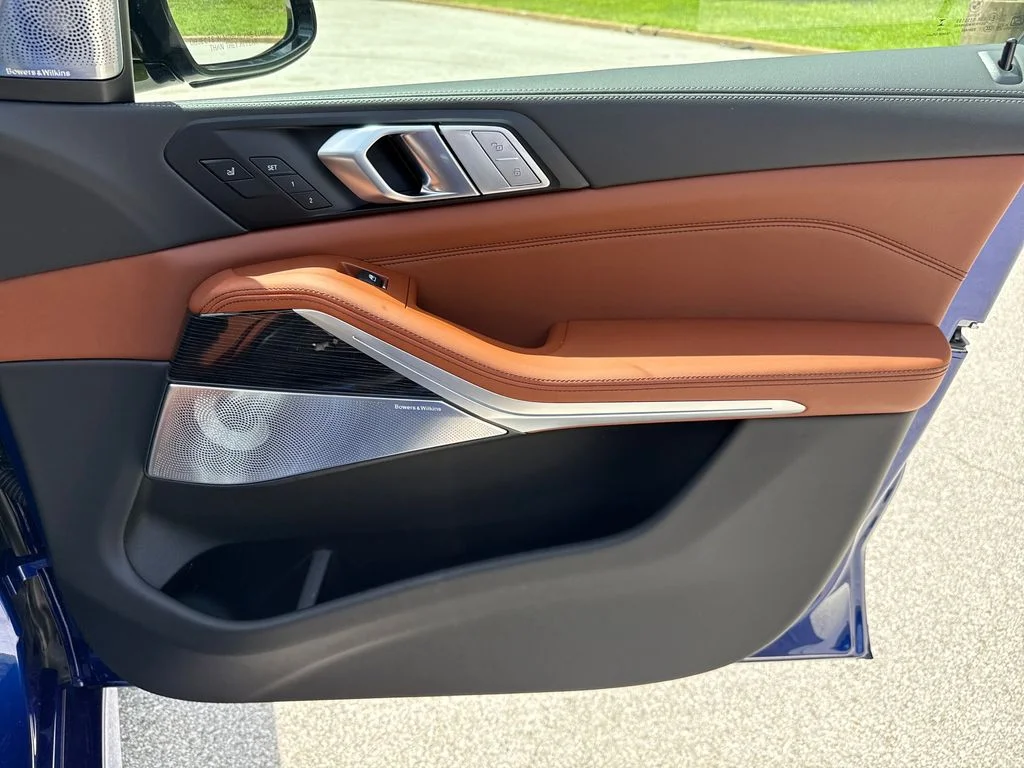 New 2027 Blue BMW M60i image 31