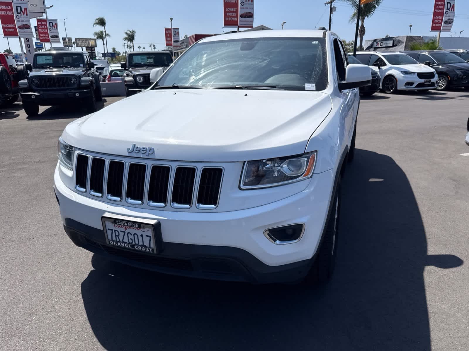 Used 2015 Bright White Clearcoat Jeep Laredo image 2
