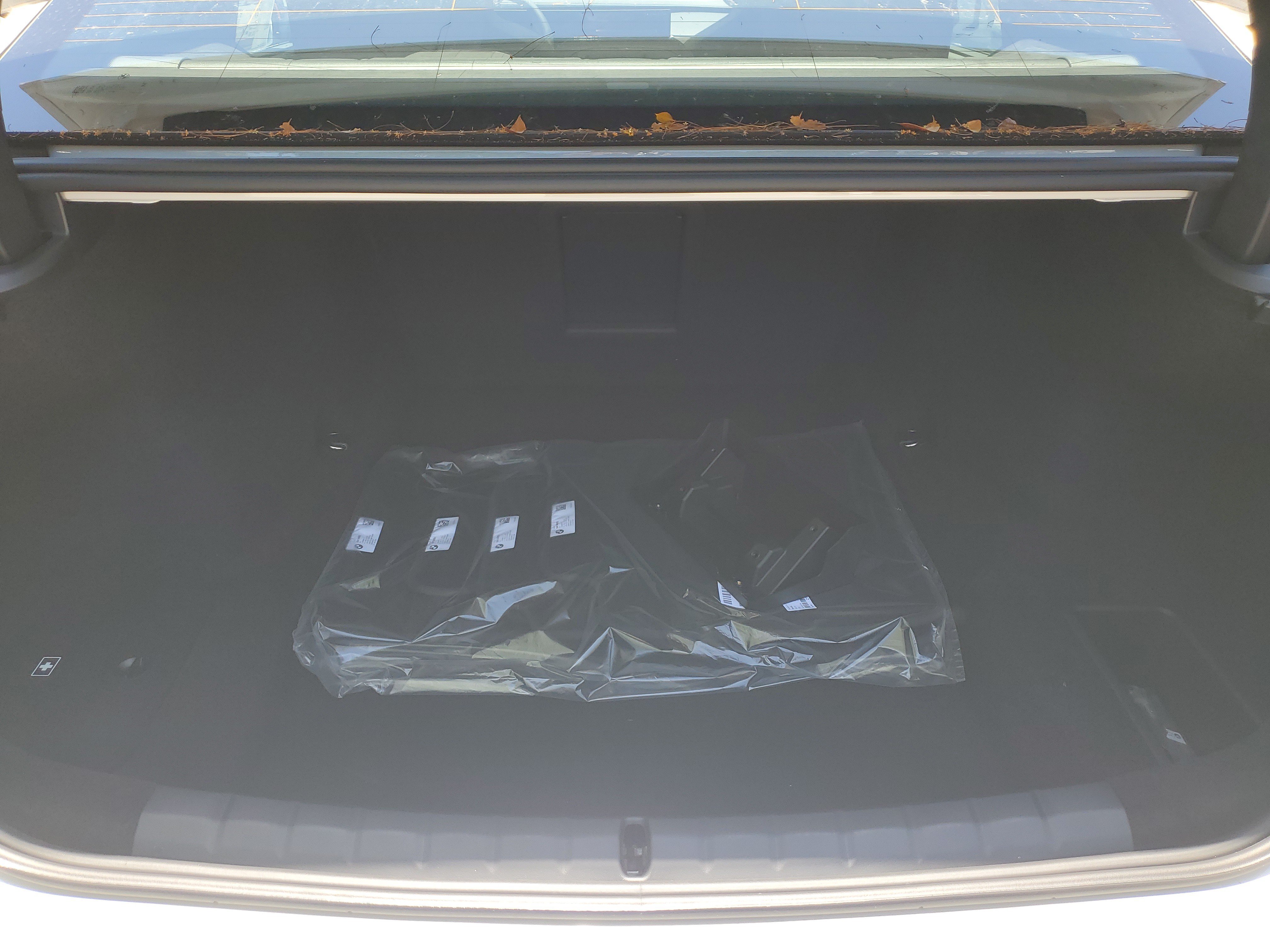 New 2026 Mineral White Metallic BMW 760i xDrive image 7