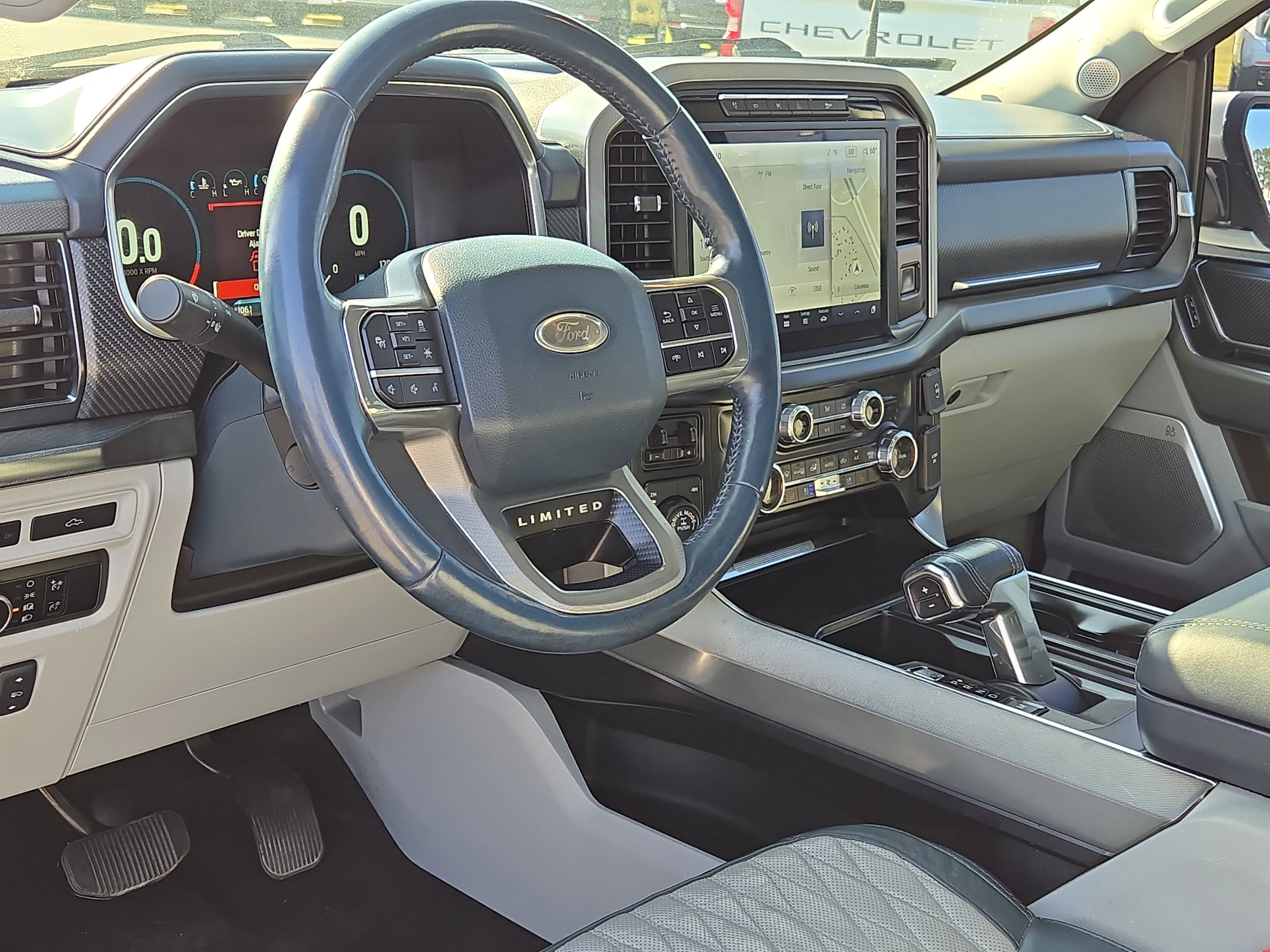 Used 2023 White Ford Limited image 18
