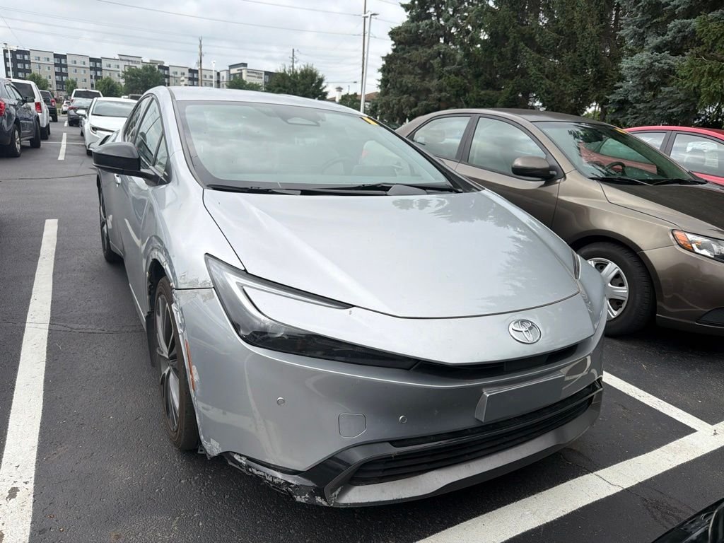 Used 2023 Cutting Edge Toyota XLE image 5
