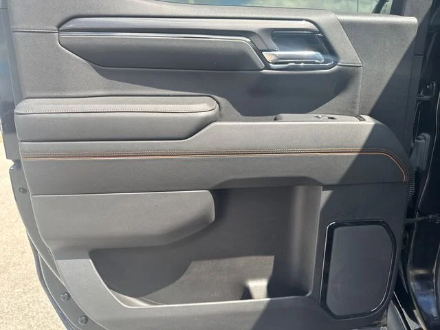 Used 2023  GMC AT4 image 43