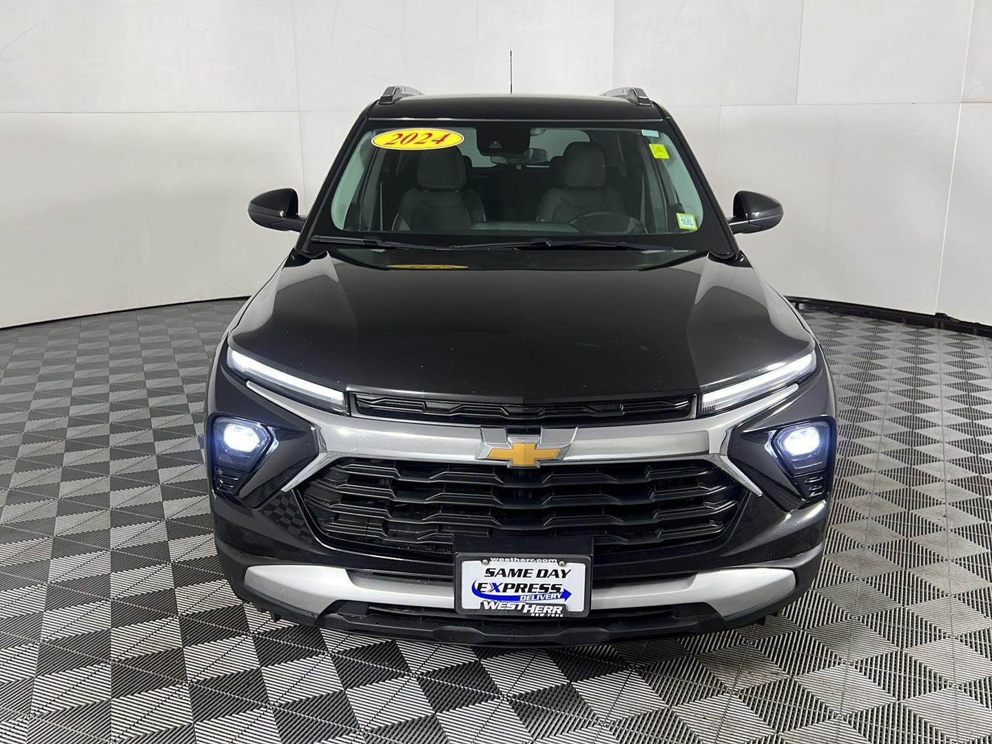 Used 2024 Mosaic Black Metallic Chevrolet LT image 27