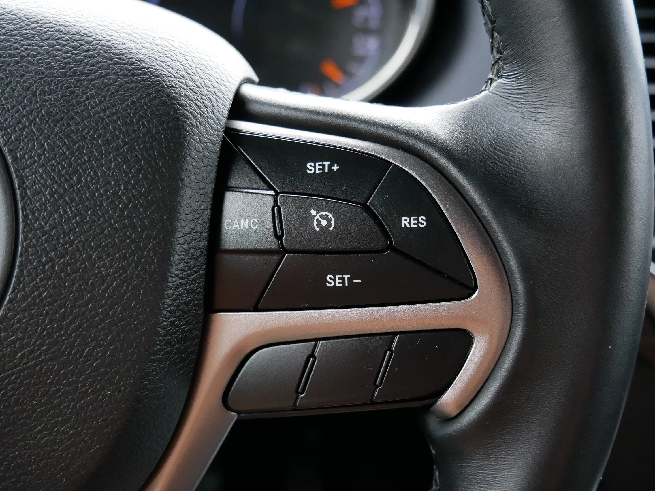 Used 2021 Velvet Red Pearlcoat Jeep Laredo E image 29
