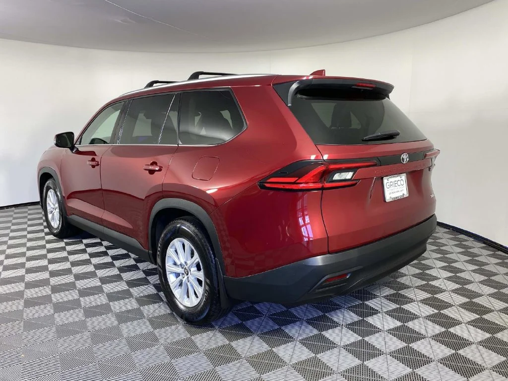 Used 2025 Red Toyota XLE image 6