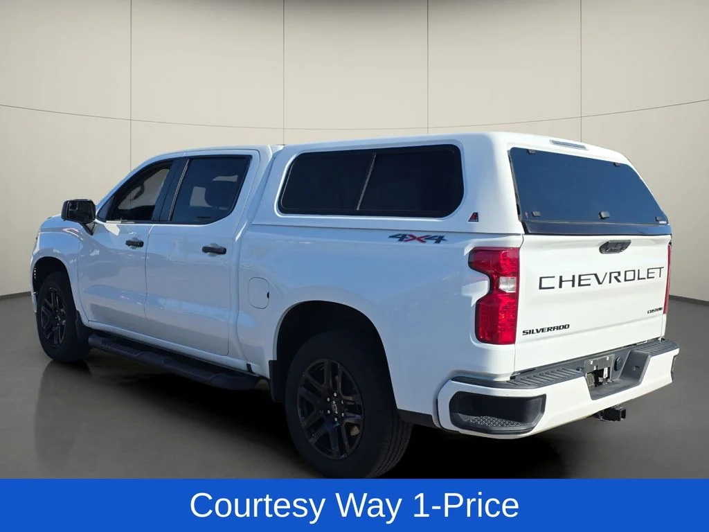 Used 2023 White Chevrolet Custom image 6