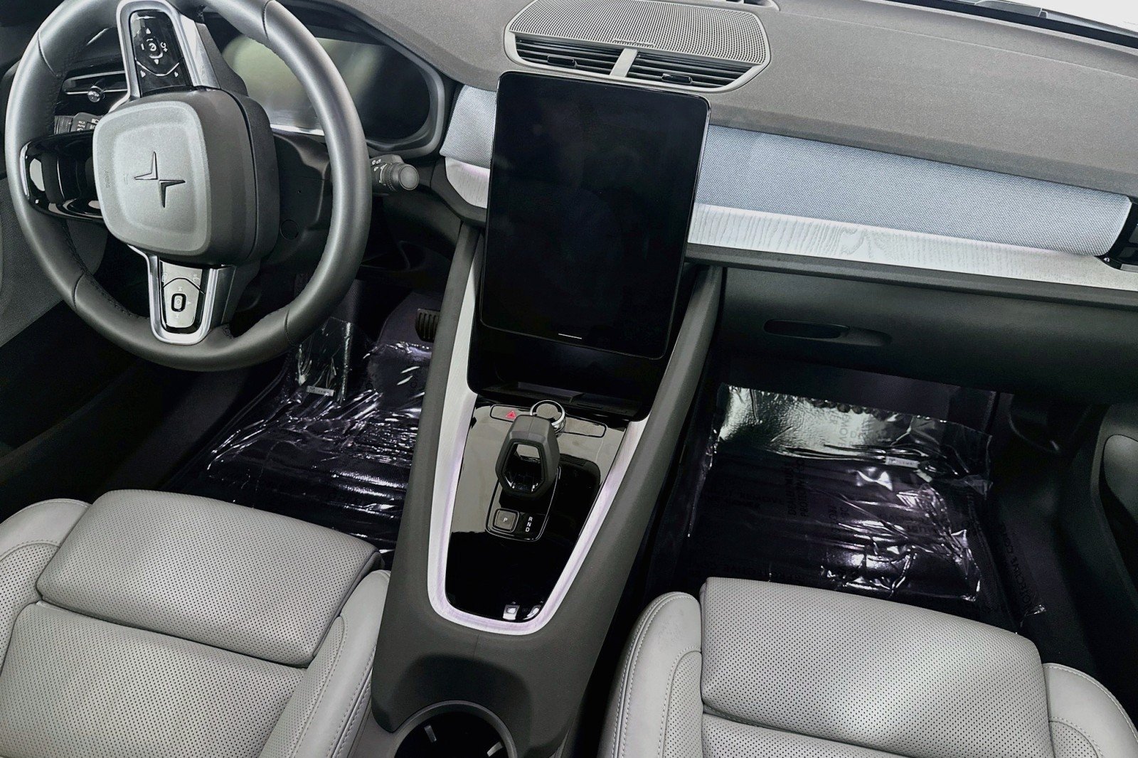 Used 2024 Snow Metallic Polestar Performance Plus image 6