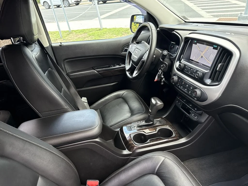 Used 2017 Silver GMC SLT image 26