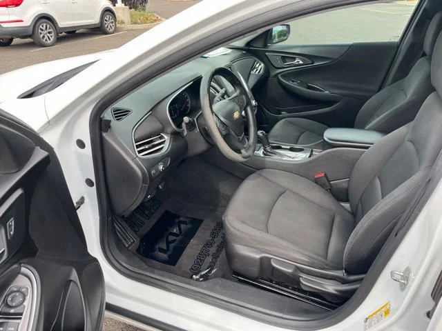 Used 2017 Summit White Chevrolet LS image 16