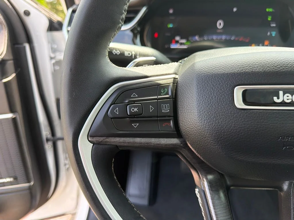 Used 2023 White Jeep 4xe image 17