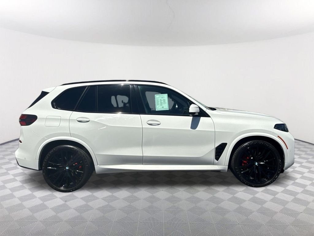 Used 2024 White BMW sDrive40i image 3