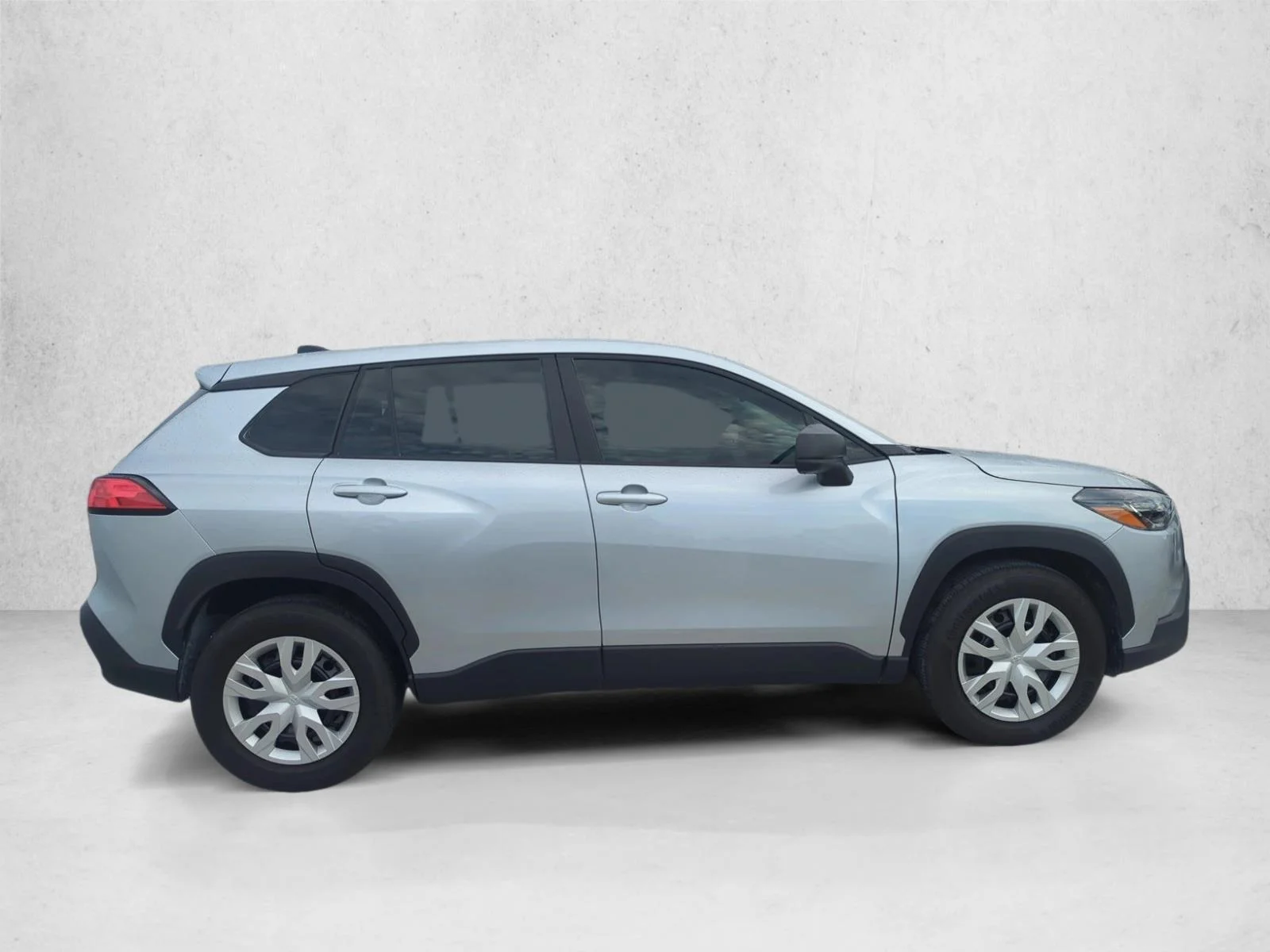 Used 2025 Sonic Silver Toyota L image 3