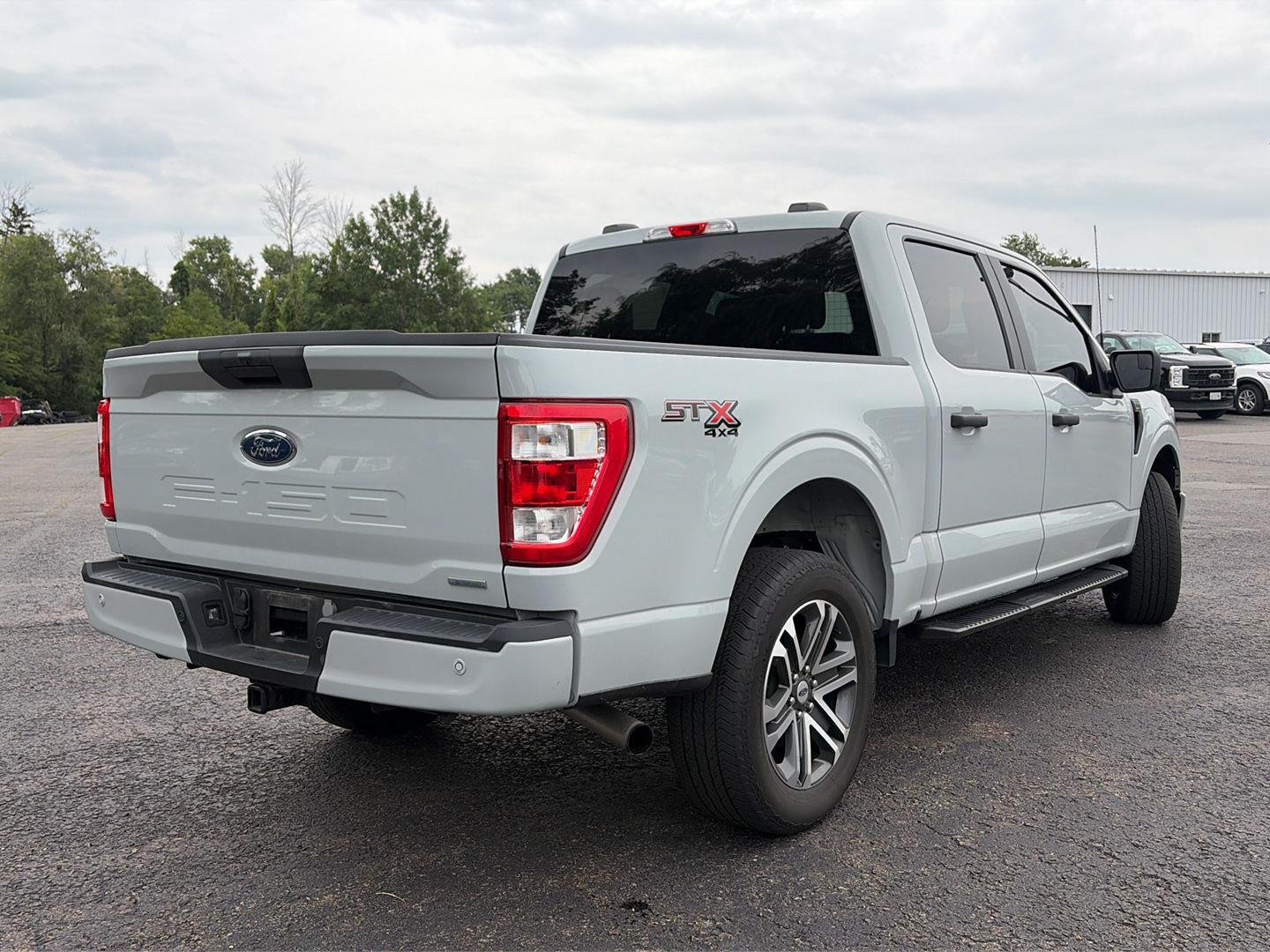 Used 2023 Avalanche Gray Ford XL image 9