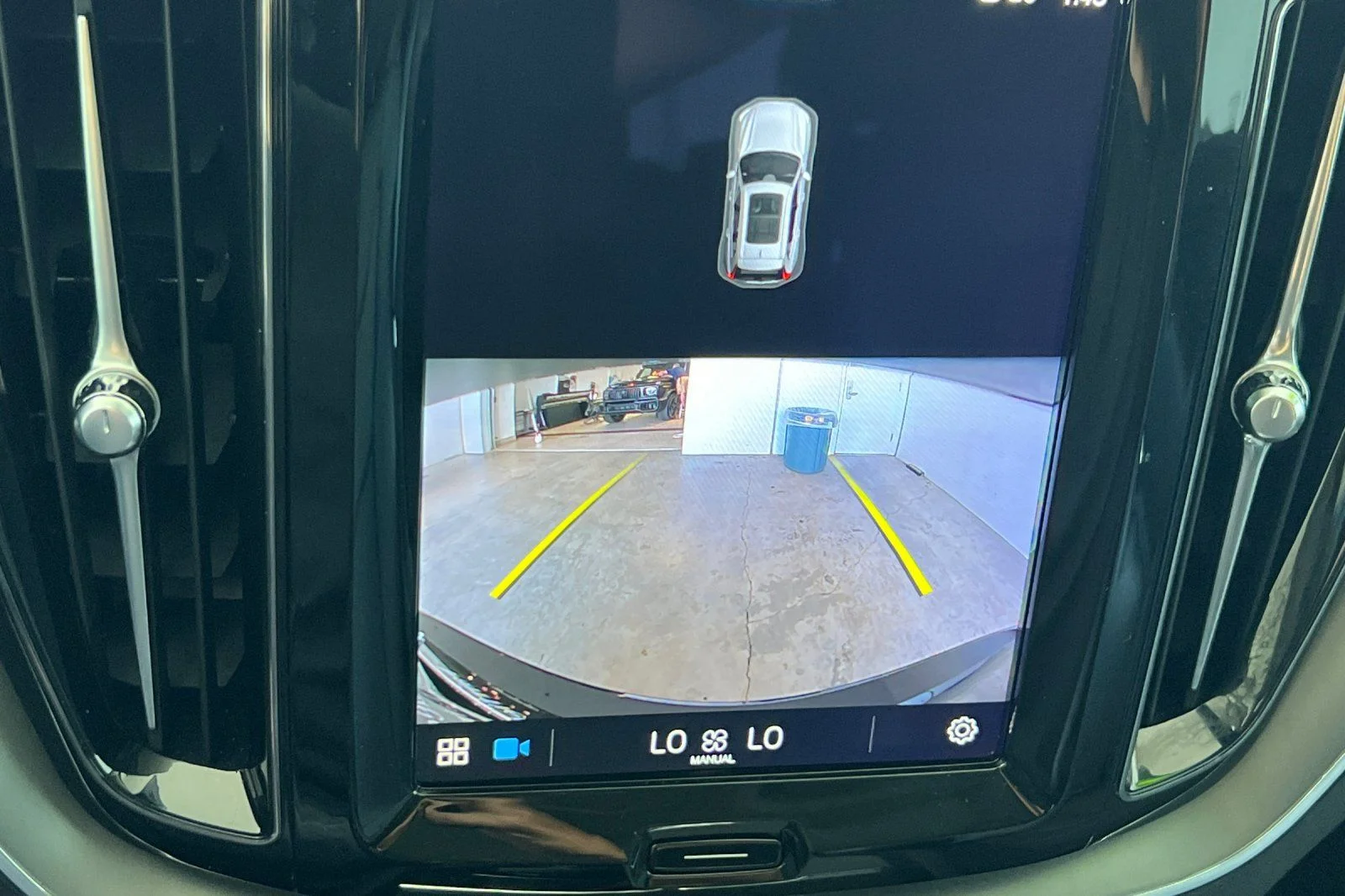 Used 2023 Black Volvo B5 Core image 21