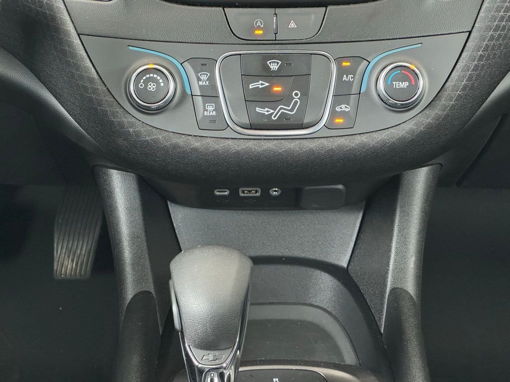 Used 2023 White Chevrolet LS image 31