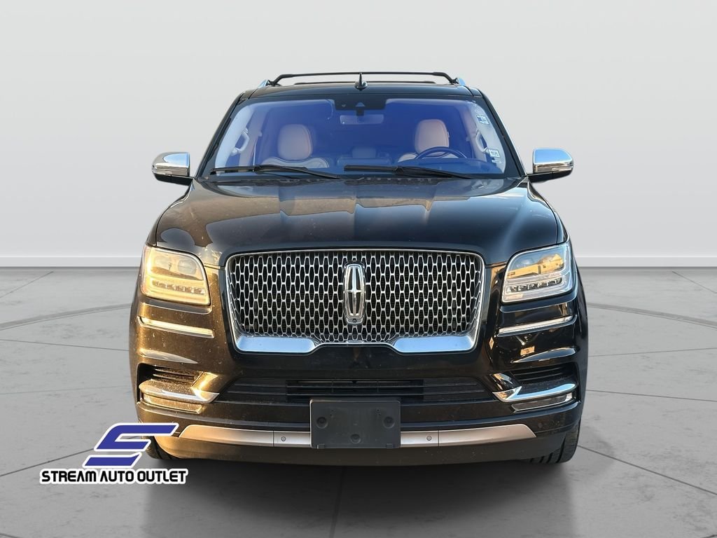 2021 Lincoln Navigator Black Label photo 2